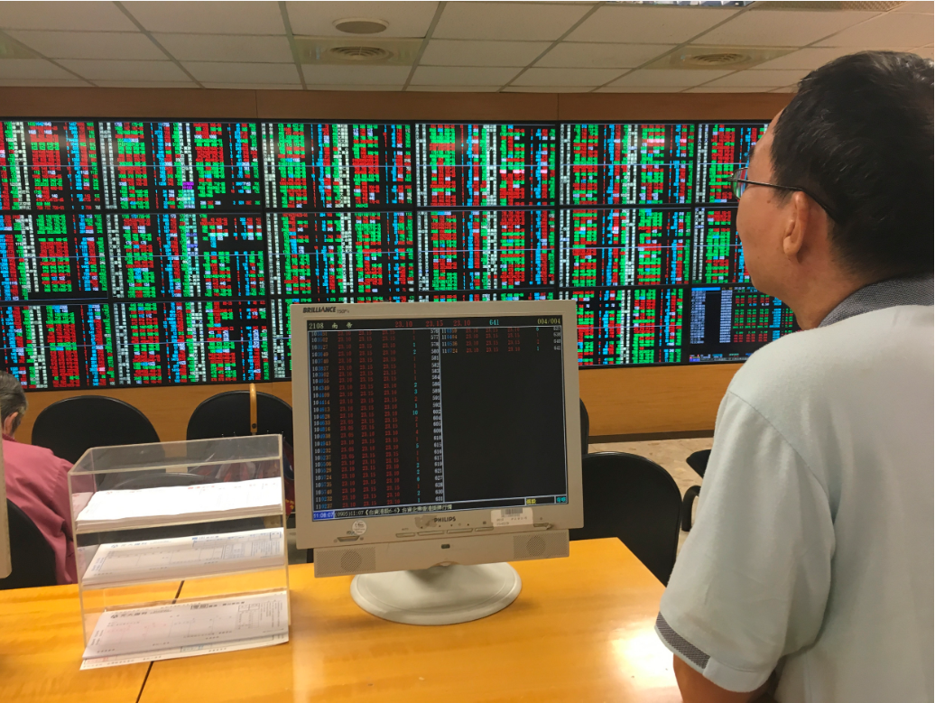 股票配资平台：借钱炒股，放大收益风险并存